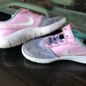 Girls Nike Flex Contact Size 13c PINK